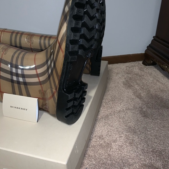 Burberry Rain Boots - Picture 4 of 6